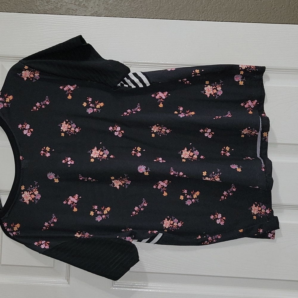 Lightweight top - Picture 3 of 3